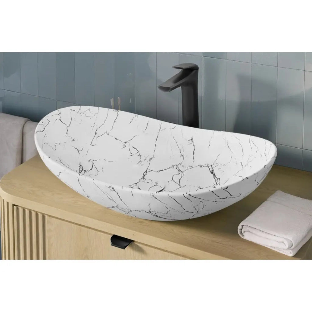 Lavabo ovale da appoggio 61,5x36 cm bianco effetto marmo con piletta click clack