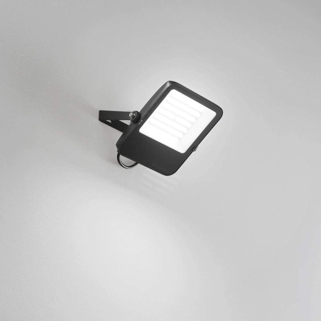 PROIETTORE LED TAURUS NERO 70W 9000LM 6500K IP65 22,9X4,8X24,9CM