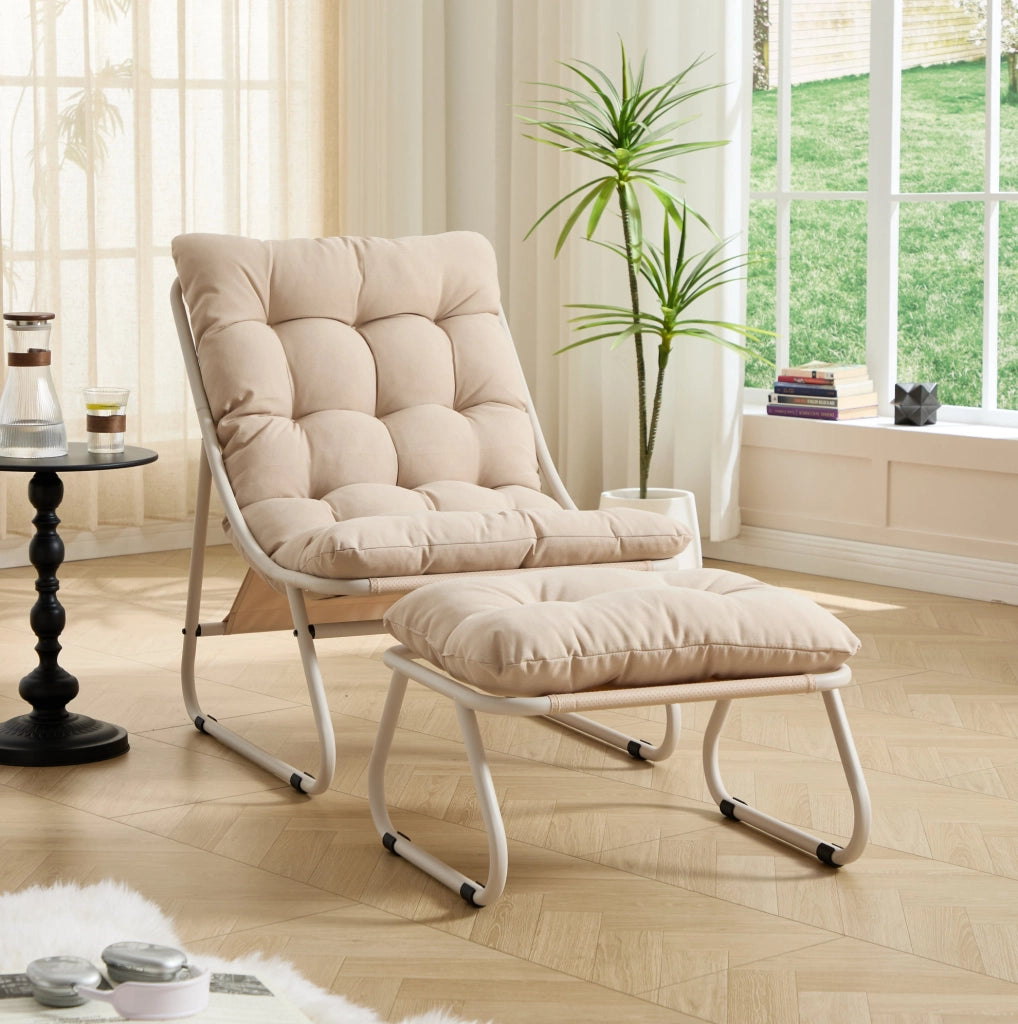 Poltrona da esterno con pouf e cuscino beige