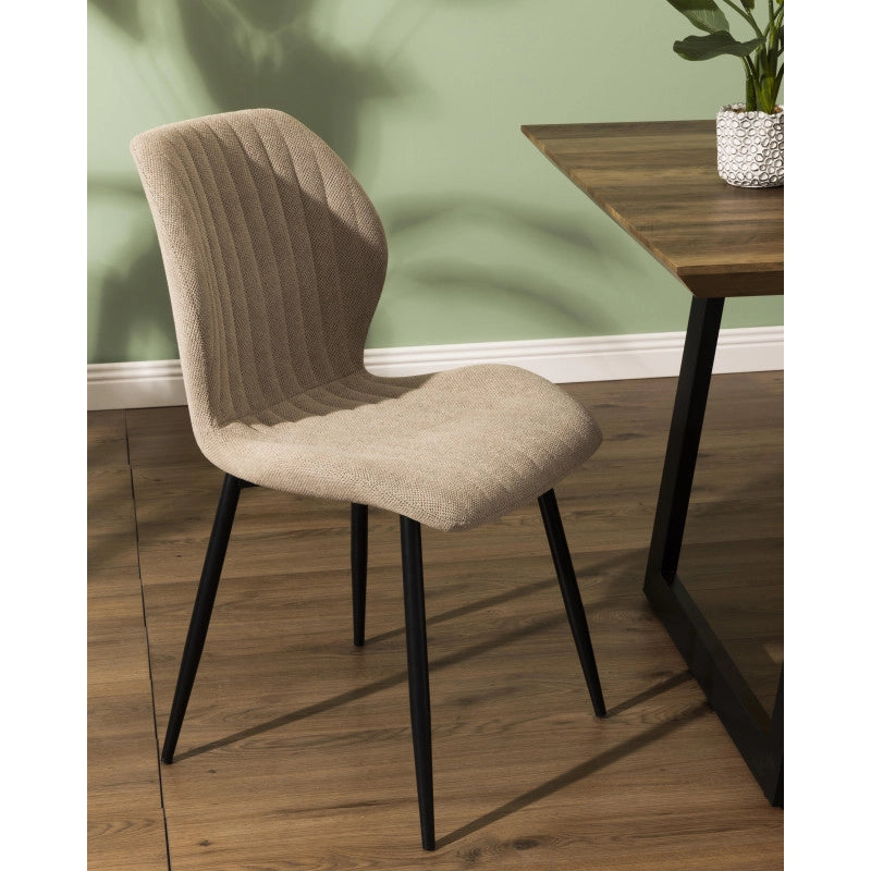 Set di 4 Sedie Jole In Tessuto Beige Gambe In Metallo Nere Dimensione 47x58x85cm
