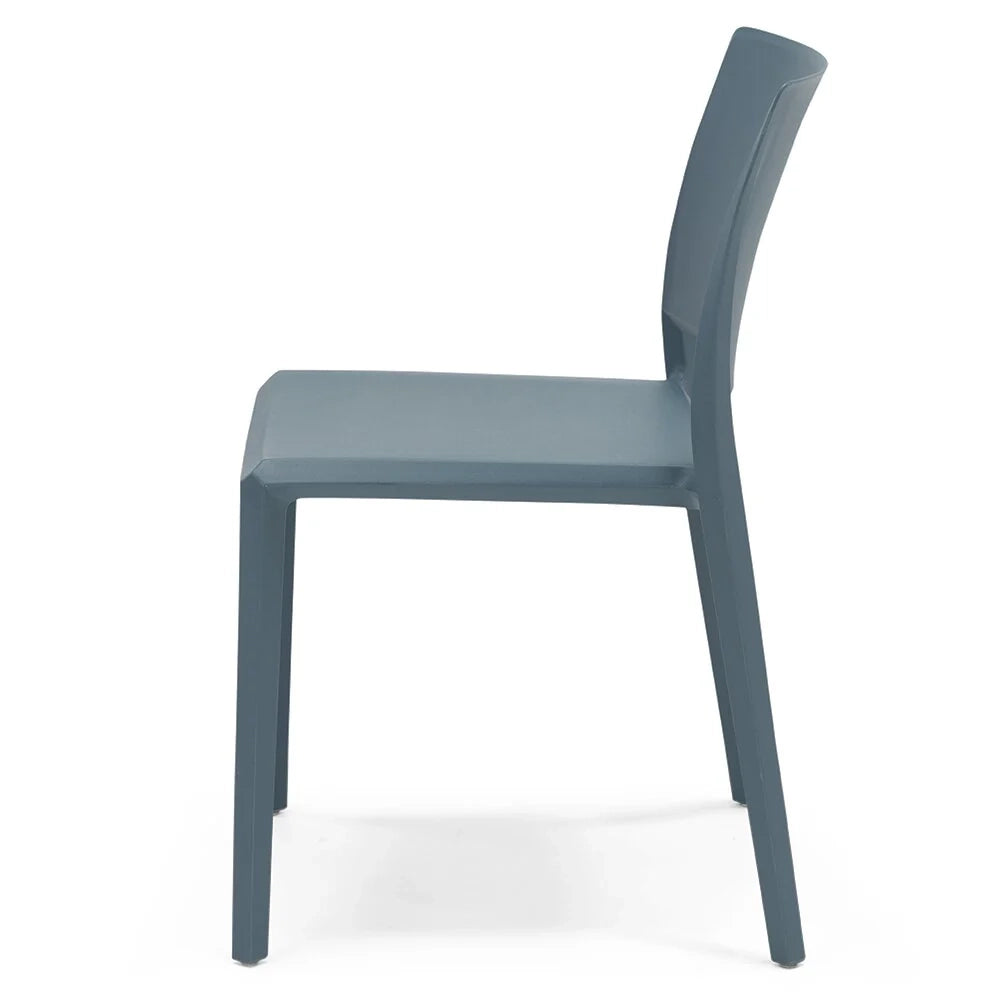Set 4 sedie in polipropilene MEGAN, impilabile, resistente ai raggi UV, design moderno, ideale per sala da pranzo, cucina, sala d’attesa, bar, ristoranti o giardino, colore Avio