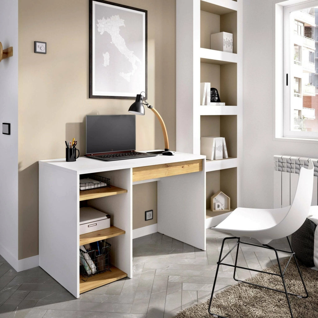 Scrivania Antonello, Scrittoio ufficio salvaspazio multiuso, Tavolo da studio lineare con 1 cassetto e 3 ripiani, 110x50h74 cm, Bianco e Rovere Nodi
