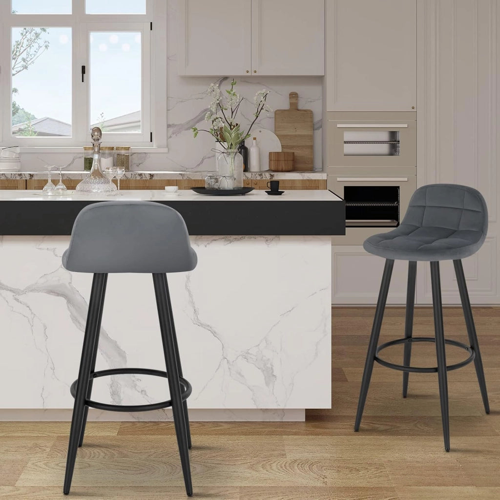 2x Sgabelli da Bar Moderni, Sedie Alte da Cucina con Schienale e Poggiapiedi, Seduta Imbottita, Sgabelli in Velluto e Metallo, Altezza Seduta 70cm, Grigio Scuro BH364dgr-2