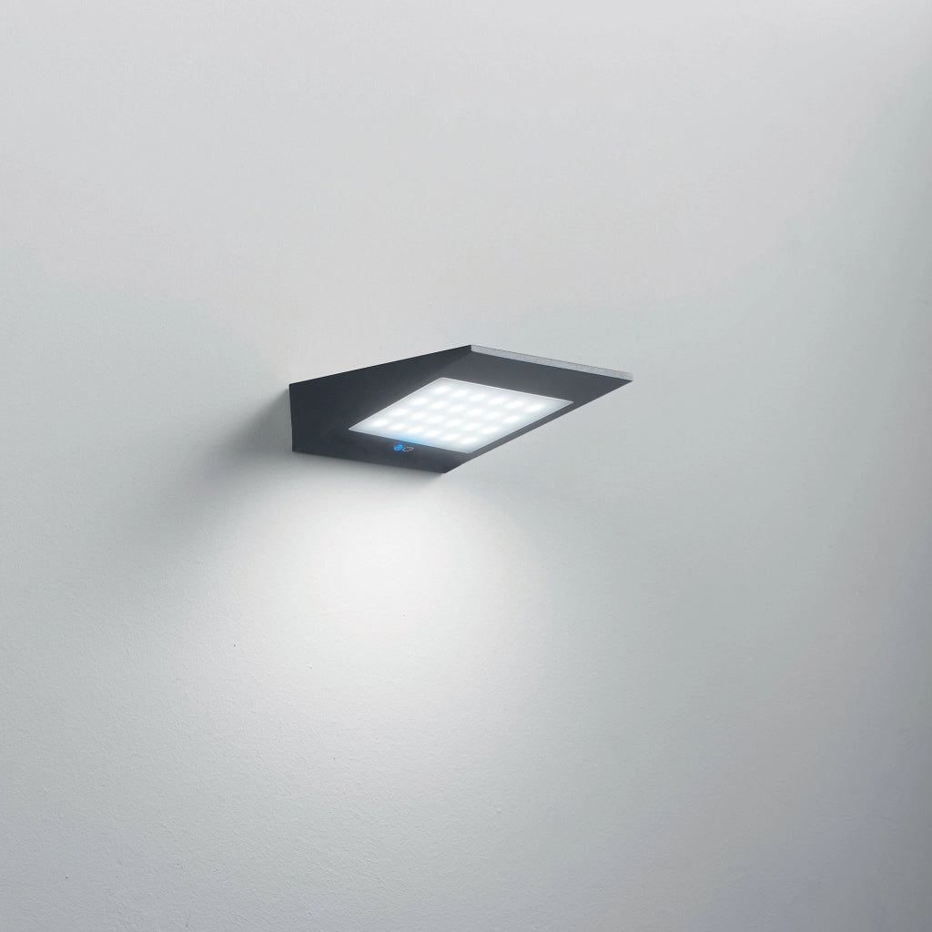 Lampada da parete Solar a led da 2,2w a batteria con fotovoltaico IP54 grigio scuro