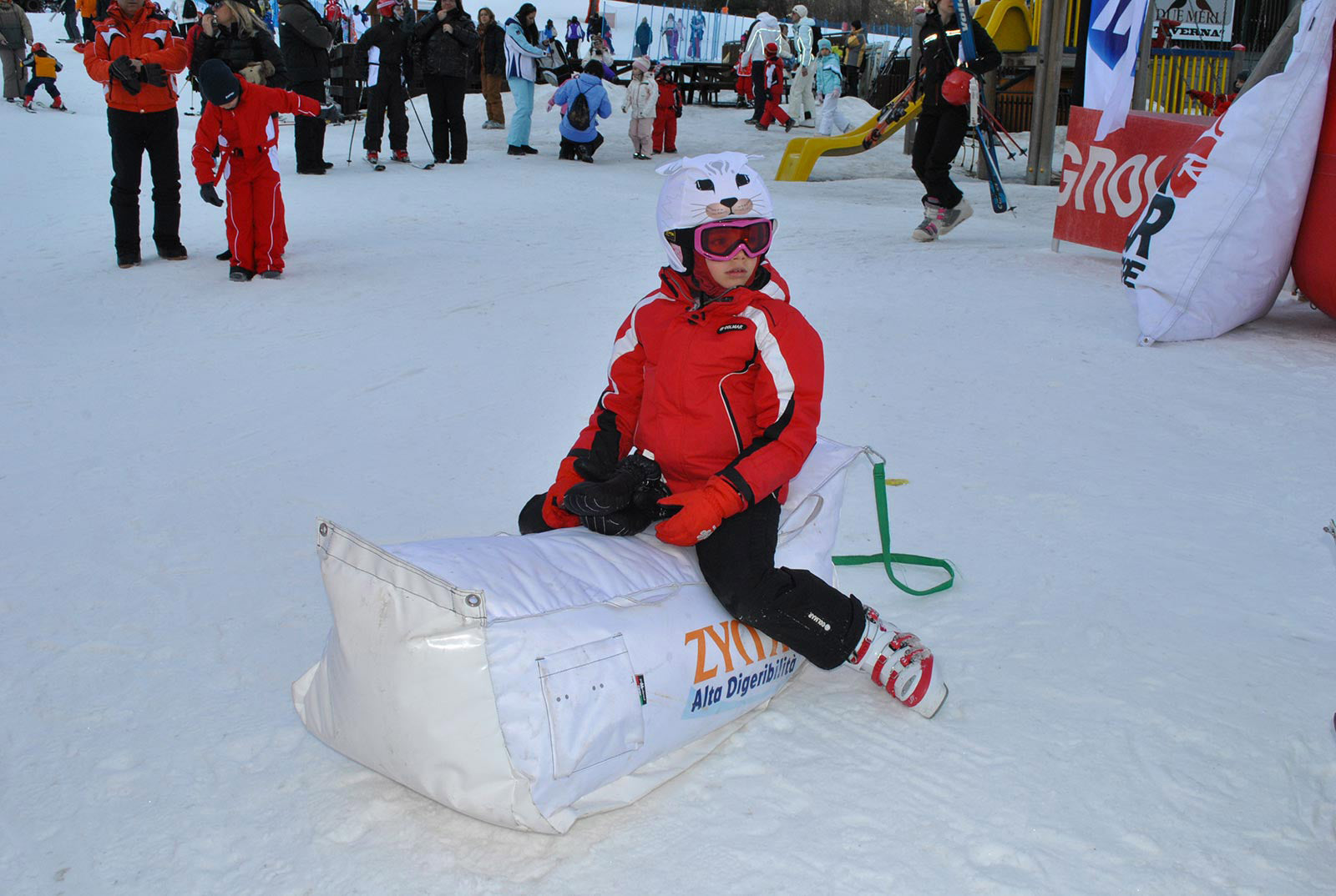 Slitta per Neve 135x38x34 cm in Acrilico Pomodone Slittone Royal Blu