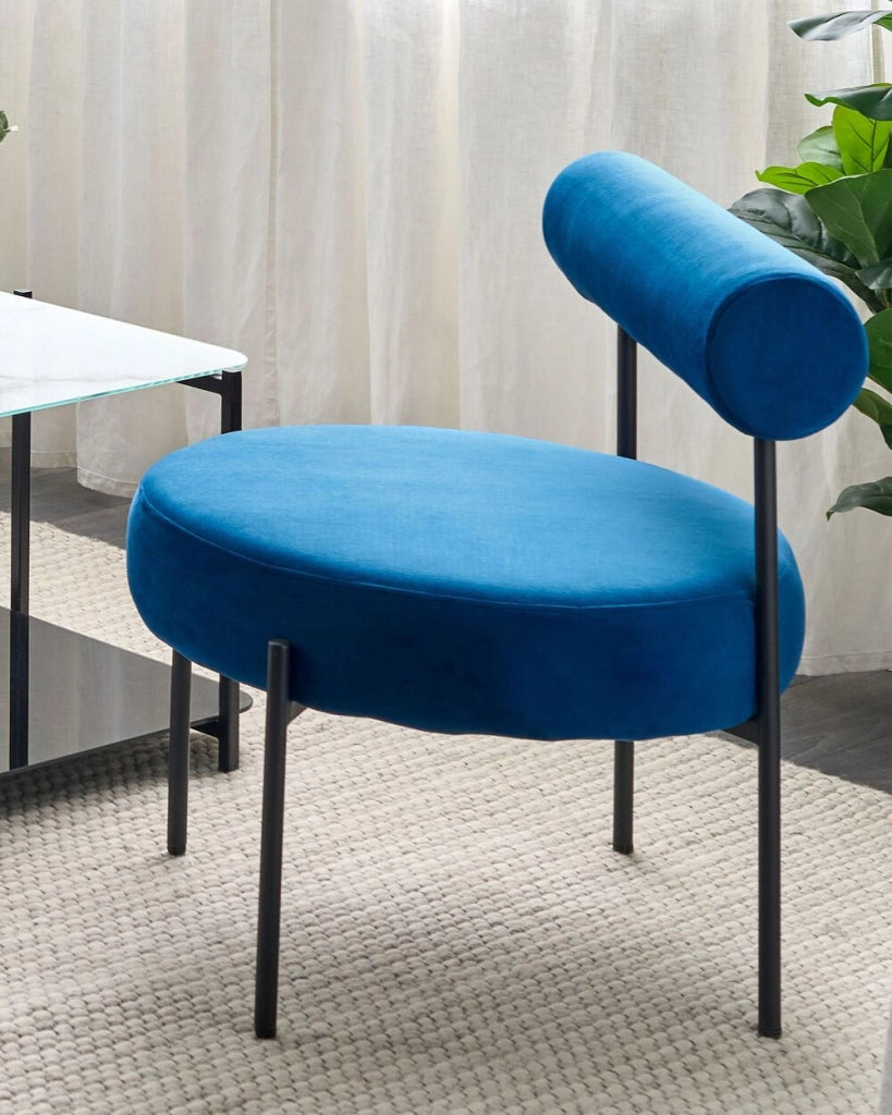 Sedia senza braccioli Rivestimento in velluto blu marino Seduta rotonda Design vintage Struttura in metallo nero
