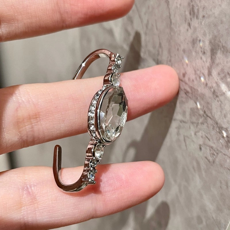 Orecchini a clip personalizzati in stile europeo e americano con cristalli scintillanti, adatti anche a orecchie non forate.