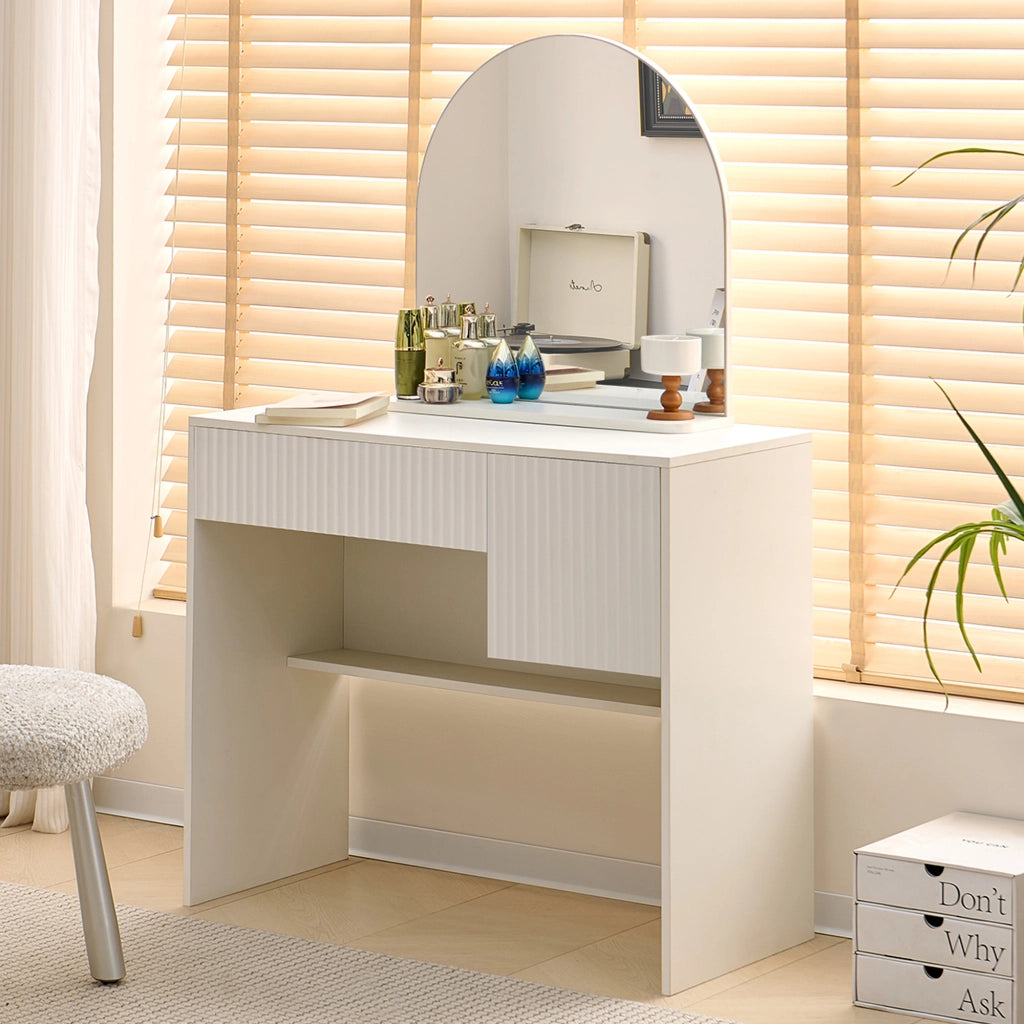 Tavolo da toeletta moderno con specchio; cassetti e mensole aperte; Bianco; B90×H135×P40cm
