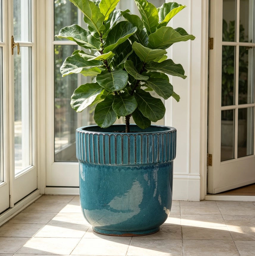 Fioriera in ceramica artigianale smaltata turchese lucido con scanalature verticali per interni e esterni 38 cm