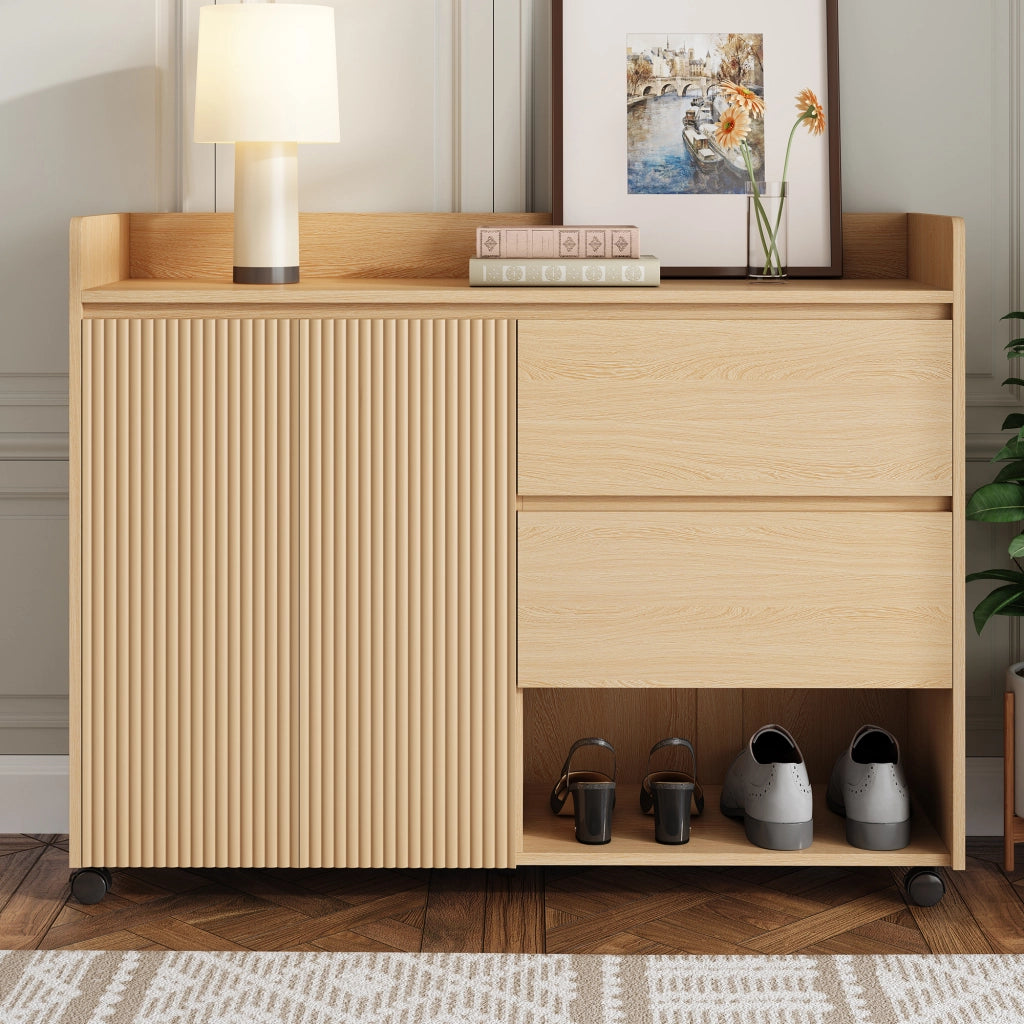Mobile Scarpiera con 2 Ante; 2 Cassetti e Vani Aperti; con Ruote con Freno; in MDF; 110×35×86 cm; Naturale