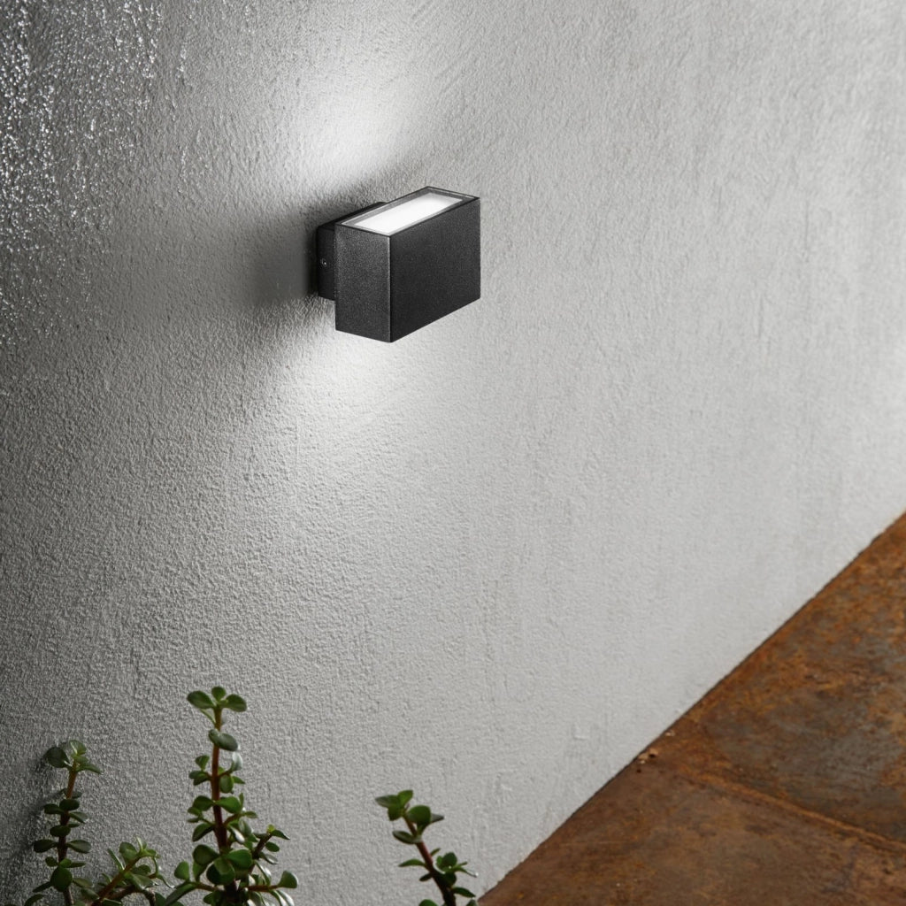 APPLIQUE BIEMISSIONE LED AGERA NERA 6W 680LM CCT 3000K / 4000K IP54 9X6,5X6,5CM