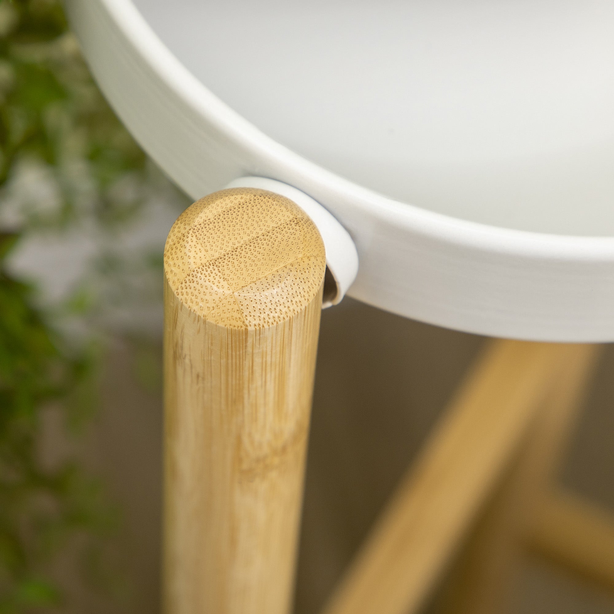 Porta Piante da Interno ed Esterno 28x28x80 cm 4 Ripiani a Vassoio Struttura in Bambù Bianco