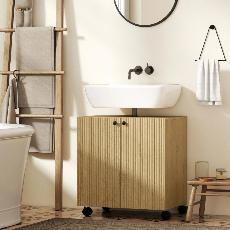 Mobiletto da bagno con ripiani a 3 livelli, ruote e struttura in legno.