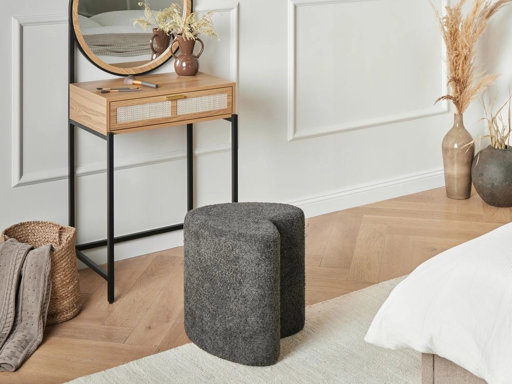 Pouf poggiapiedi imbottito a forma di cuore Pouf ottomano in ciniglia grigio scuro camera da letto soggiorno
