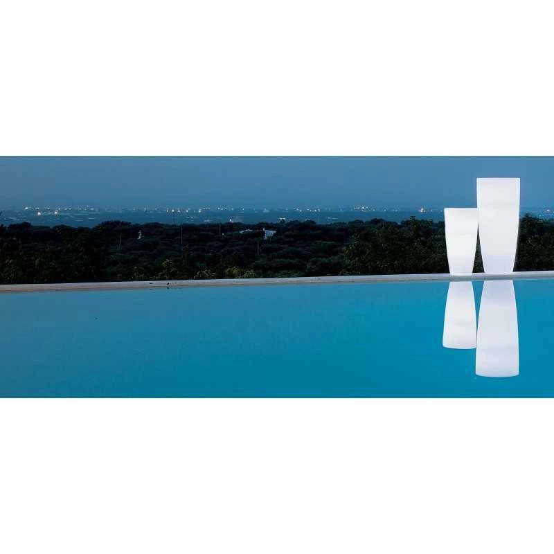 Vaso luminoso alto moderno di design Ø40 H90 in polimero resistente con LED multicolor per interno ed esterno - Made in Italy - Monacis
