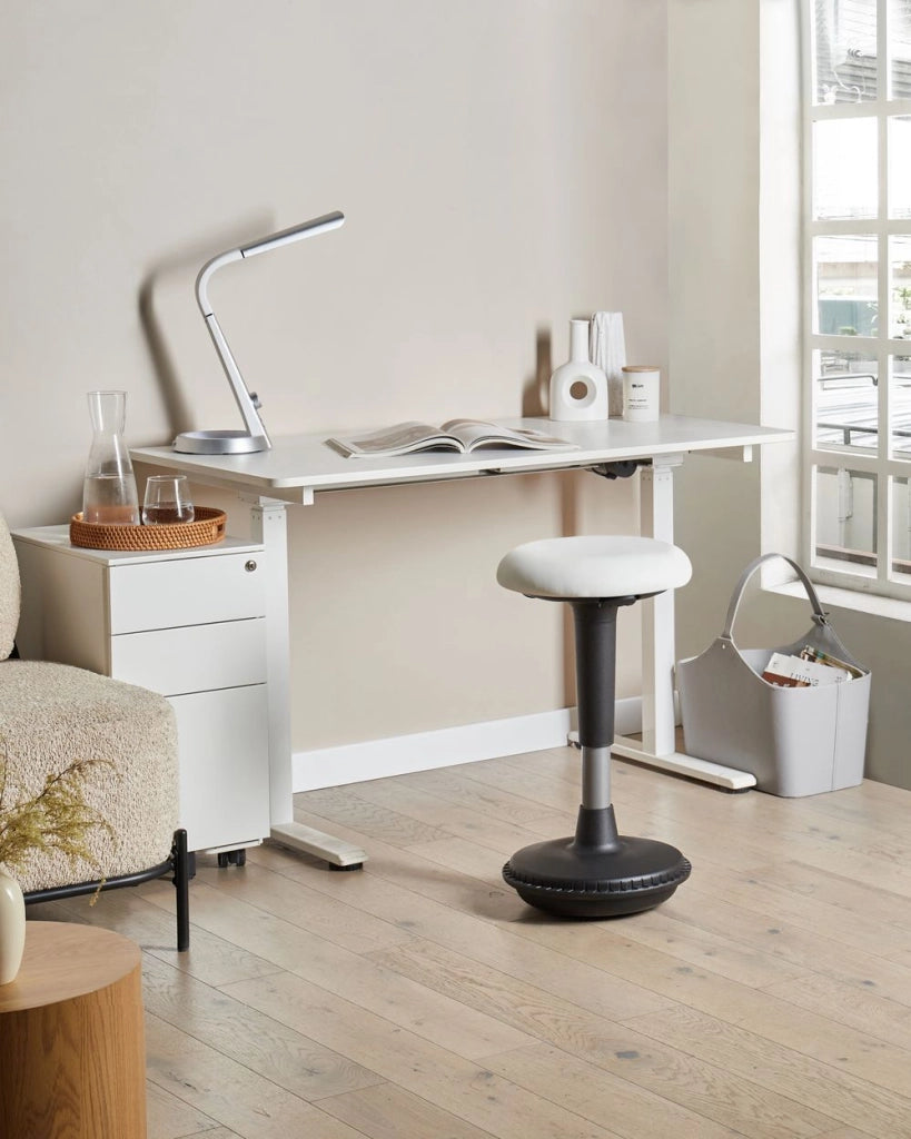 Sgabello in ecopelle bianco con struttura in metallo ad altezza regolabile mobili da ufficio