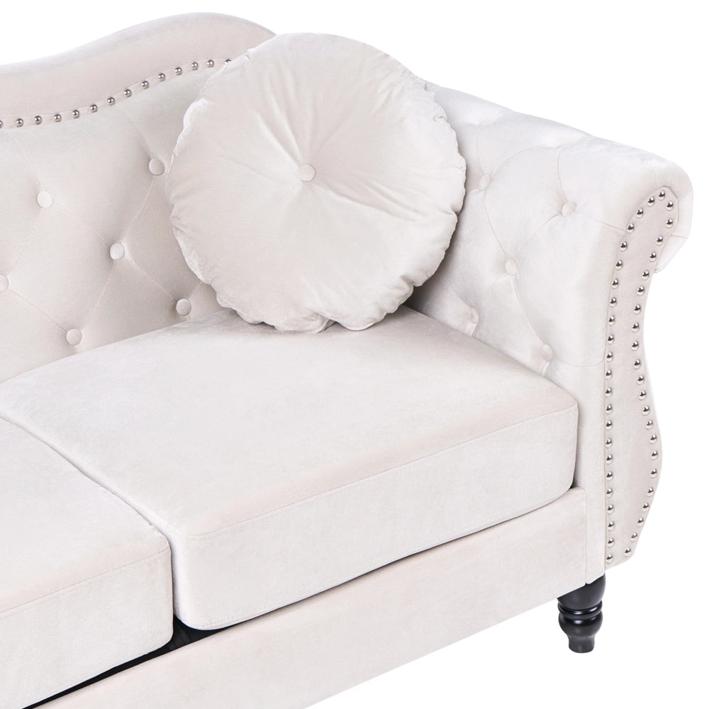 Divano in velluto beige a 3 posti con bottoni a forma di chiodo Cuscini trapuntati con braccioli arrotolati Glam
