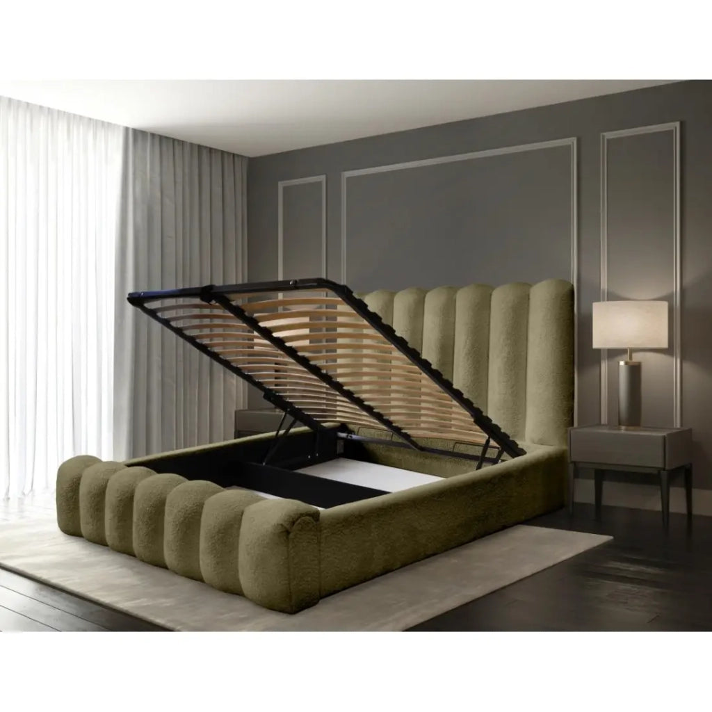 Letto contenitore BADJA – Tessuto bouclé Salvia essiccata – 140x200 cm – Rete sollevabile – Design di alta gamma