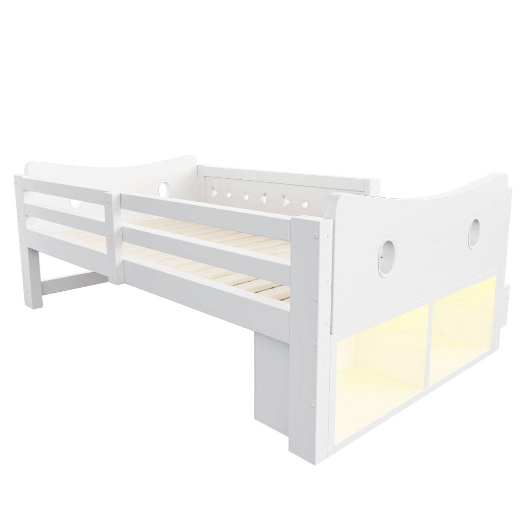 Letto singolo per bambini 90x200 cm con cassetti; testiera portaoggetti; sponda; LED; USB e USB-C; legno bianco