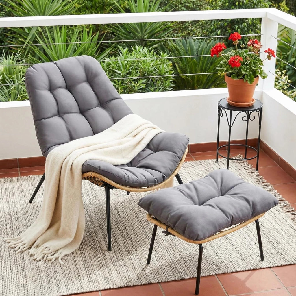 Sedia a sdraio con sgabello, in rattan, resistente alle intemperie, fino a 120 kg, poltrona da balcone con cuscino rimovibile, cuscino impermeabile, per giardino, balcone, soggiorno, cortile
