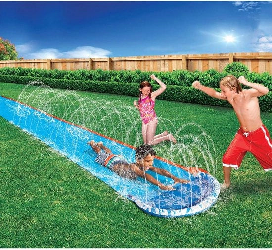 Slitta idroscivolo per piscina con getto d'acqua 488 cm L x 71 cm P 

Nota: ho rimosso "Banzai" e mantenuto il resto del titolo.