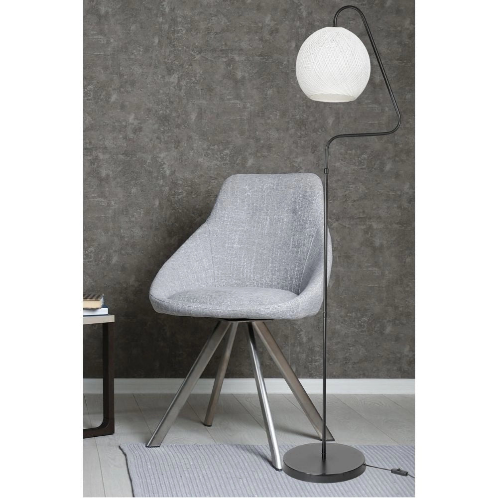 Lampada da terra a stelo Yumak  grigio e paralume tessuto bianco