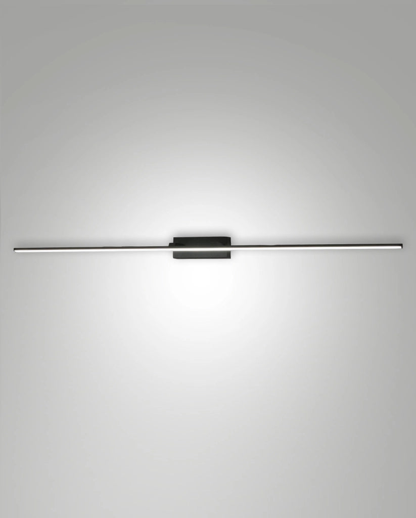 Nala Lampada da Parete LED Integrato 20W 2460lm IP44 3000K Warm White Struttura in Metallo e Metacrilato Colore Nero Design Moderno 109.5cm