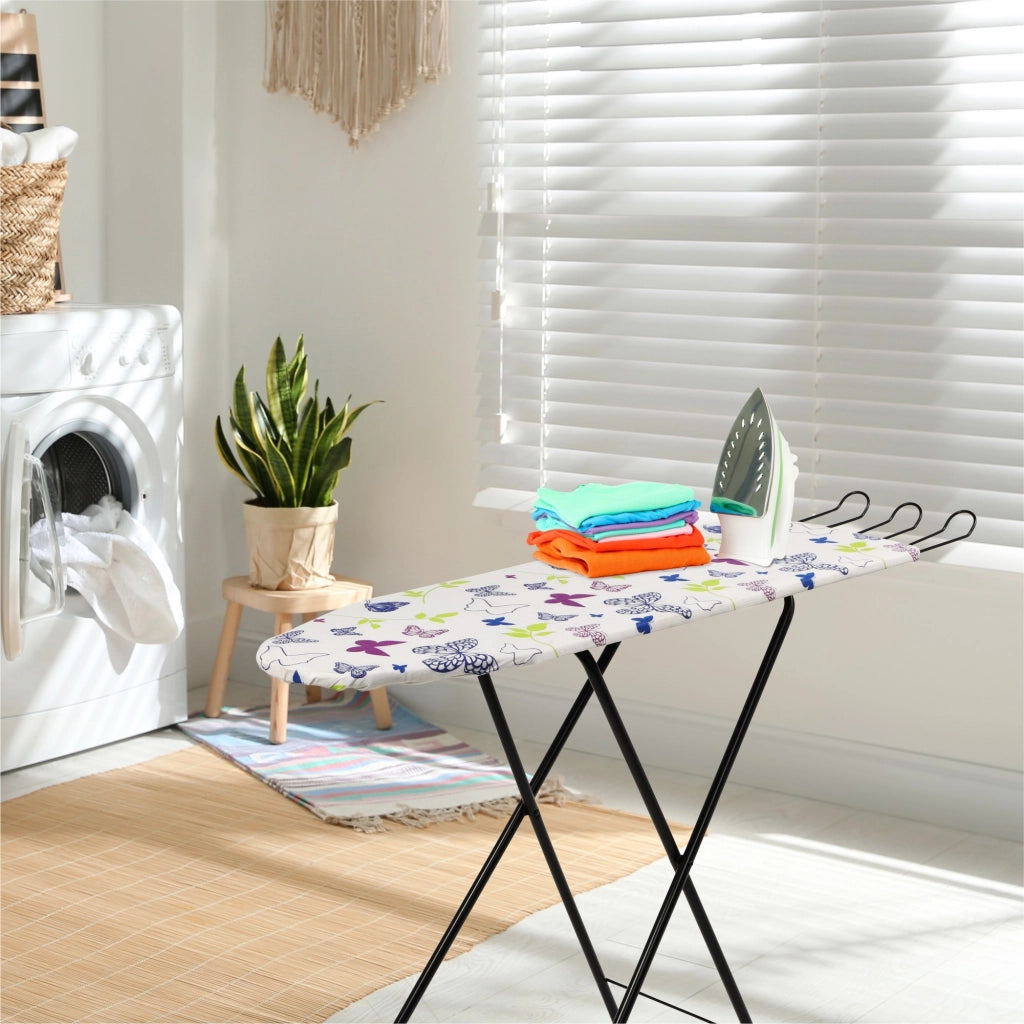 Asse da stiro pieghevole KADAX 100x30cm, leggera, con supporto per ferro da stiro standard.