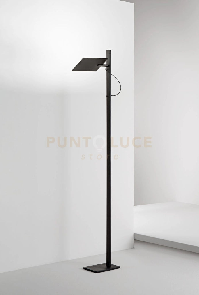 Piantana in metallo e alluminio  nero Radiante LED 24W CCT 2700K 3000K 4000K CRI?80 220-240V 50/60Hz 2160Lm dimmer a pedale