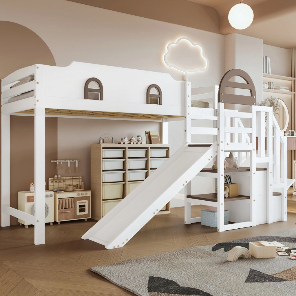 Letto a castello con scivolo, finestra decorativa e scala contenitore