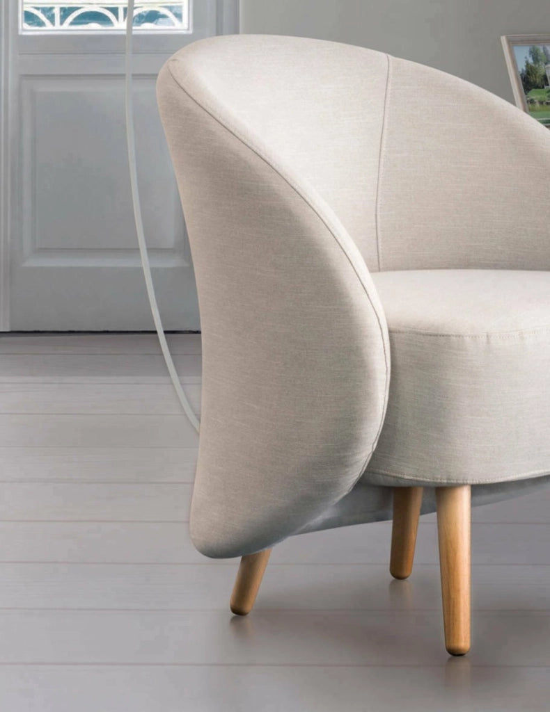 Poltrona Alla, Poltrona di design da salotto, 100% Made in Italy, Poltroncina relax in tessuto imbottito, cm 70x60h80, Beige