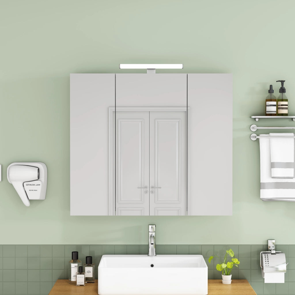 Mobile con specchio con 3 ante e ripiani in vetro regolabili; LED e presa standard francese per bagno; bianco