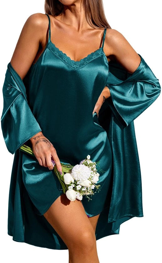 Camisola da Notte Sexy a Due Pezzi con Gonna Corta e Cappotto da Bagno a 3/4 in Verde Scuro 

Modello: 
 Materiale: 
 Dimensioni: 
 Caratteristiche: