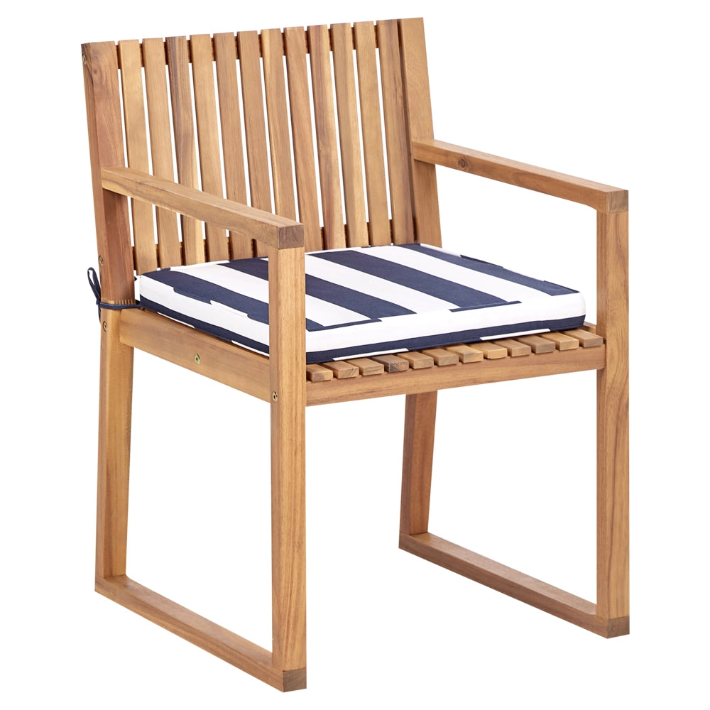 Set di 8 sedie da giardino in legno di acacia chiaro certificato con cuscini blu navy e bianchi resistenti all'acqua