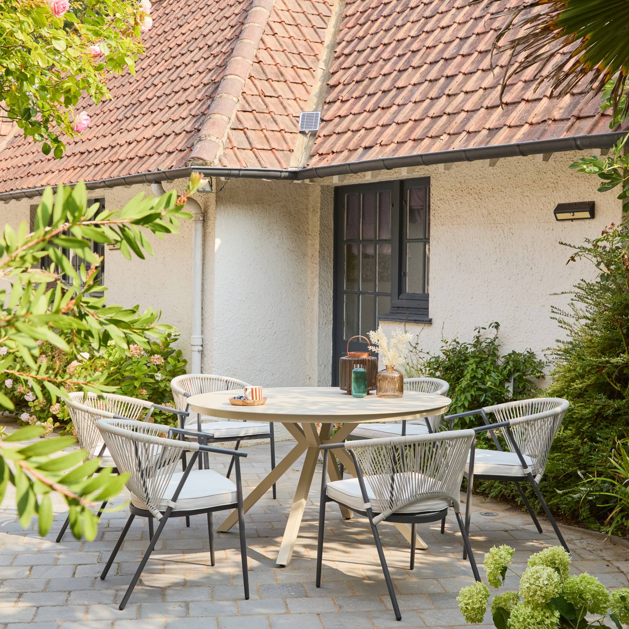 Set 4 sedie da giardino impilabili in acciaio e corde, beige