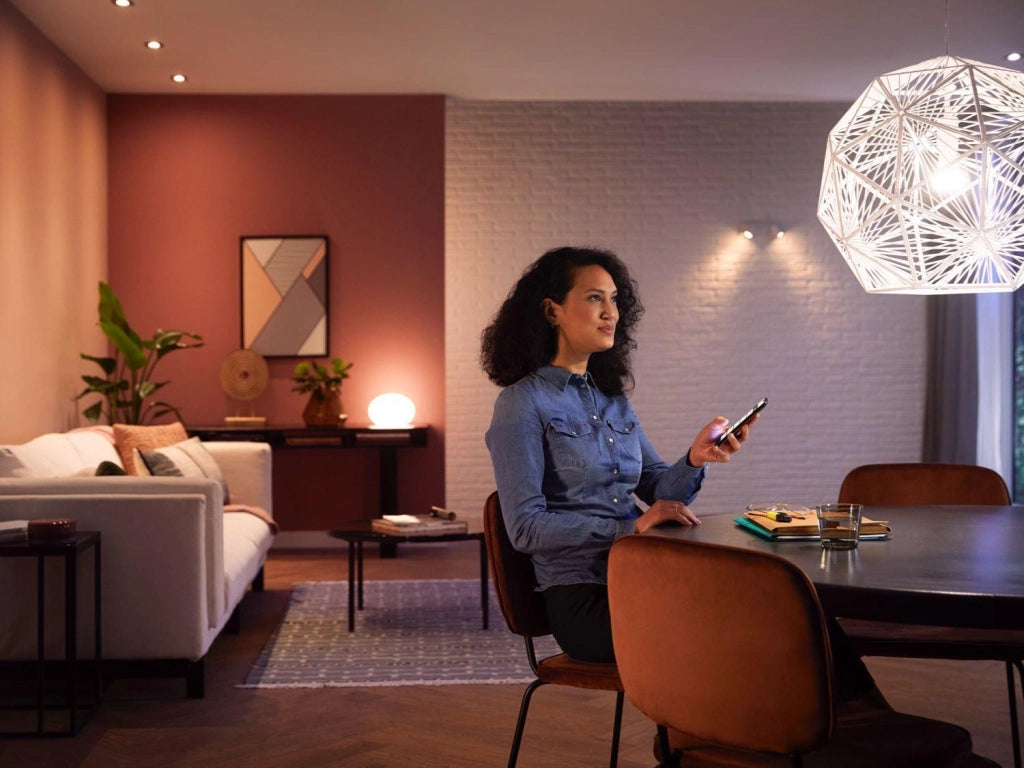 Philips Hue White Starter Kit Bridge + 2 Lampadine Smart E27 75W