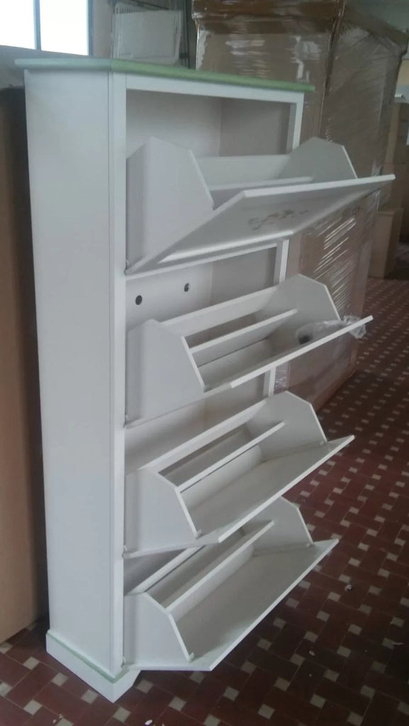 Scarpiera 4 ante  laccato bianco  con decorazioni e profili verdi misure l.79 p.30 h.170 (505) - Mobili 2G