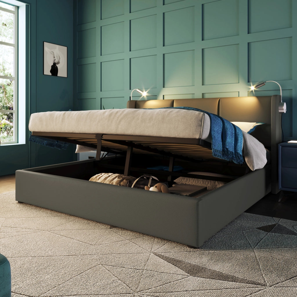 Letto matrimoniale imbottito 140x200 cm in PU grigio con testiera; luce da lettura; USB e contenitore