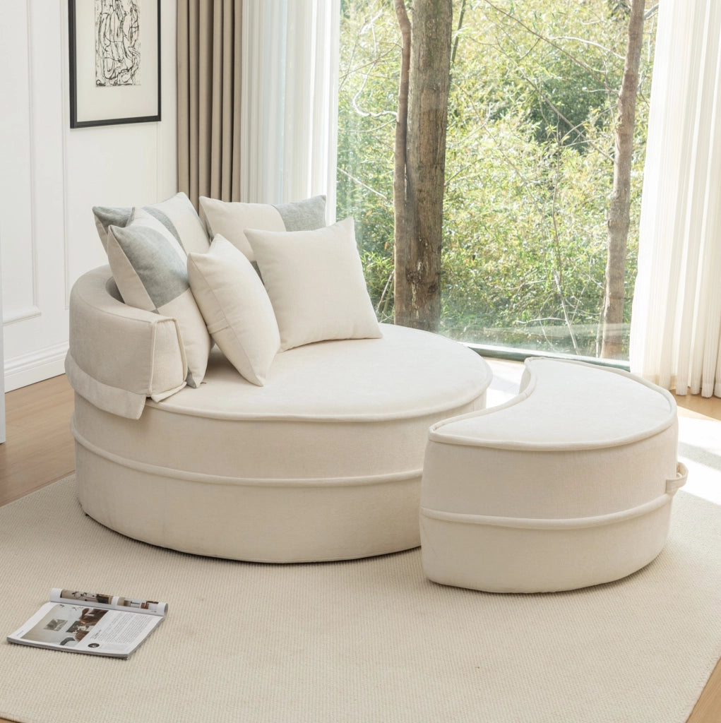 Poltrona lounge rotonda in ciniglia beige con pouf e 5 cuscini