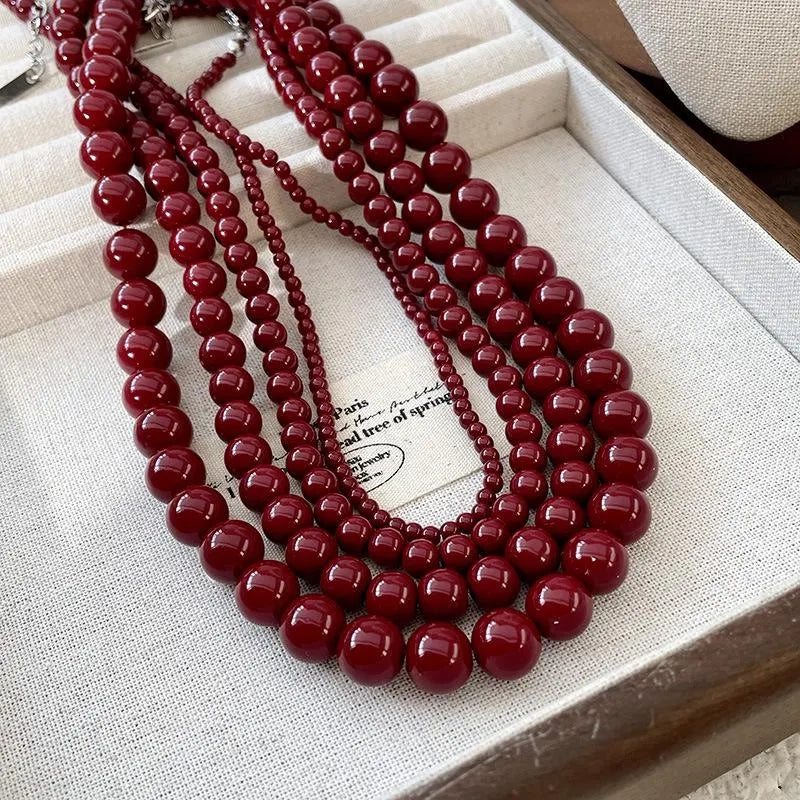 Collana di perle rosse fatta a mano