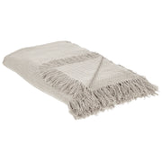 Copriletto grigio chiaro in tessuto di cotone 150 x 200 cm con frange Coperta decorativa Biancheria da letto design classico Camera da letto