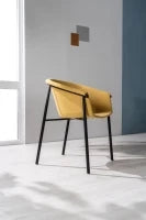 E-STYLO Sedia da pranzo in tessuto giallo con gambe in metallo nero, 58cm X 56cm H. 79cm.