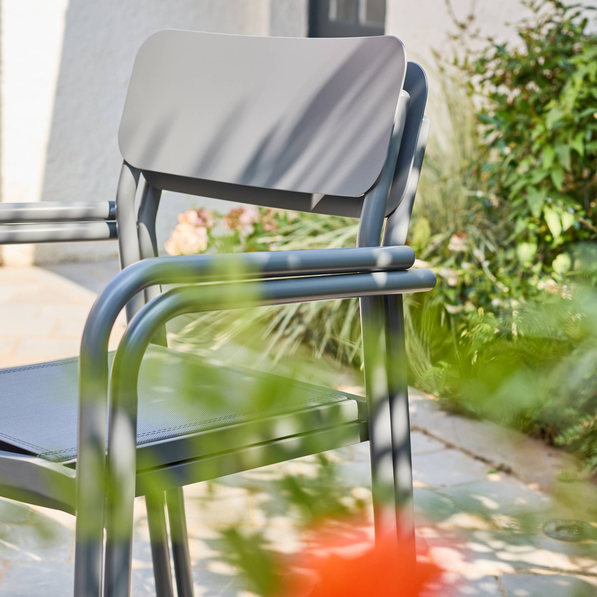 Set di 4 sedie da giardino impilabili in alluminio e textilene,