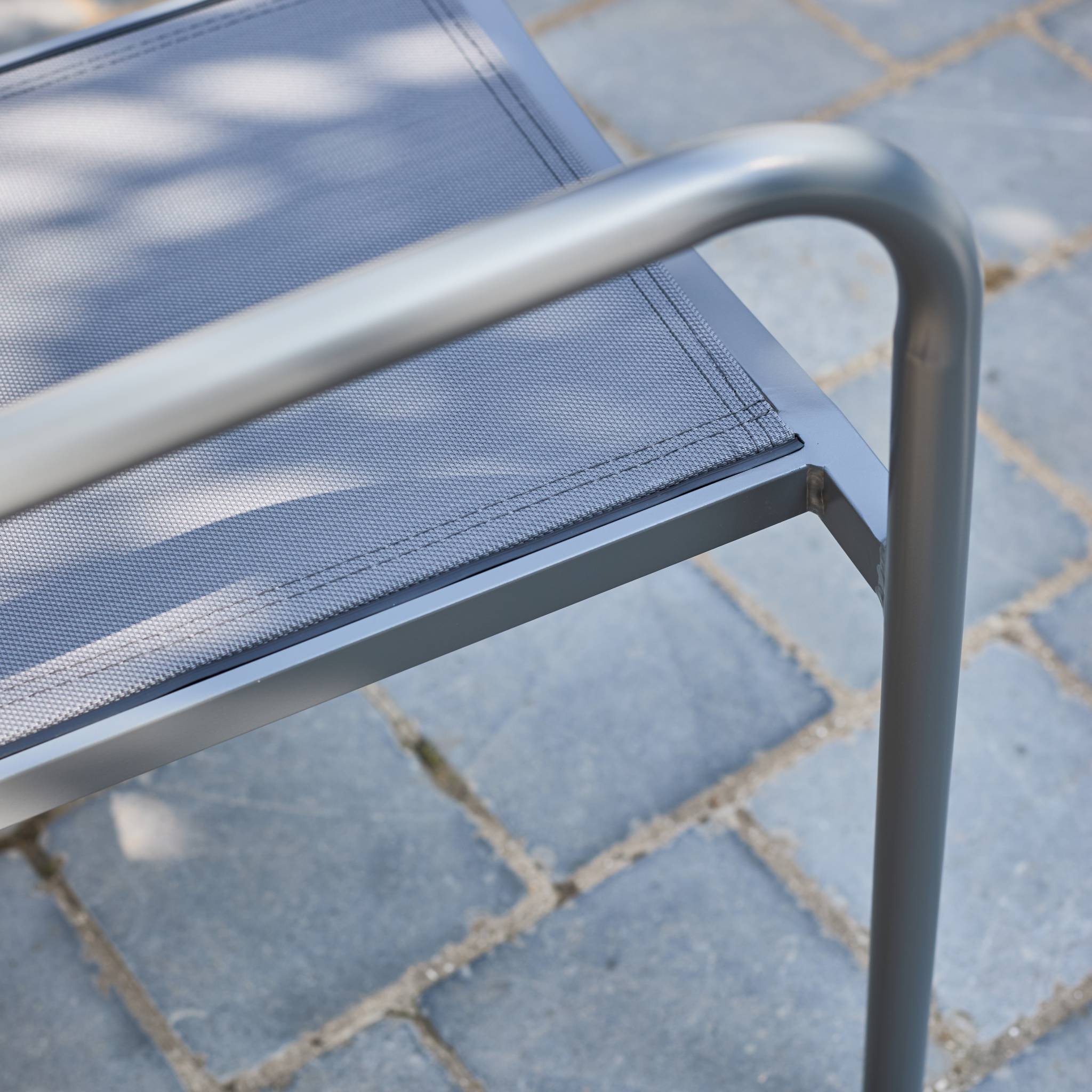 Set di 4 sedie da giardino impilabili in alluminio e textilene,