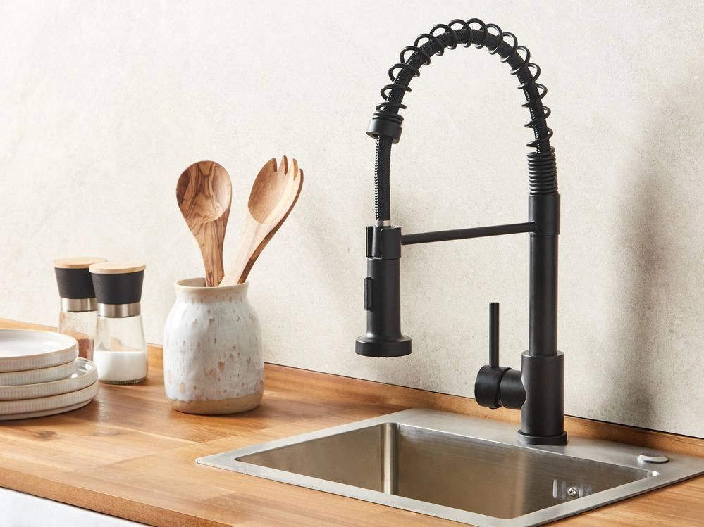Rubinetto da cucina moderno rubinetto miscelatore a spruzzo estraibile bobina a molla in acciaio inox finitura opaca bocca girevole nero
