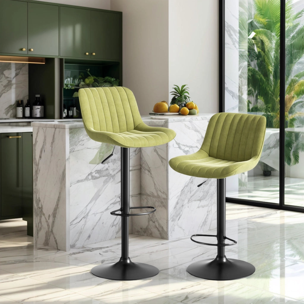 Set di 2 Sgabelli da Bar Girevoli e Regolabili in Altezza; Schienale Ergonomico; Velluto; Metallo e Legno; Verde