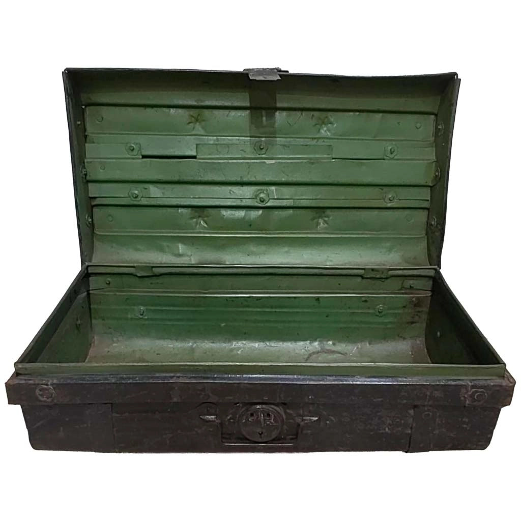 Valigia artigianale in metallo, 67x37x25h cm