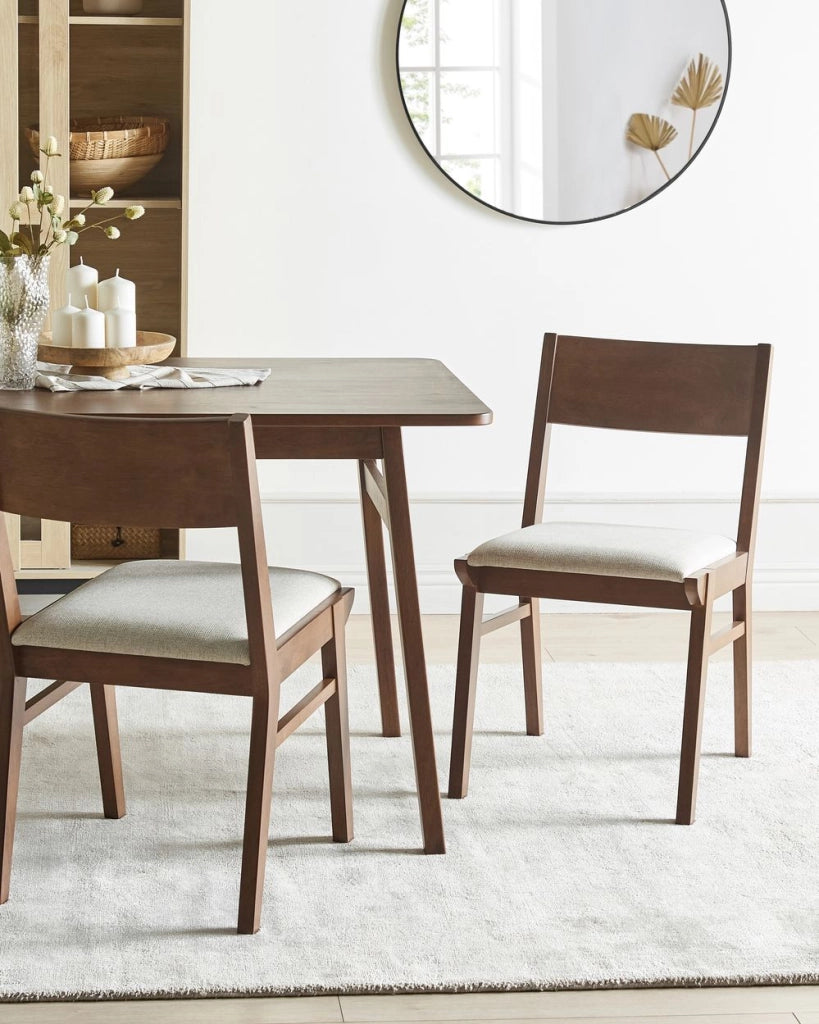 Set di 2 sedie da pranzo in tessuto beige senza braccioli Struttura in legno scuro tradizionali retrò Seduta