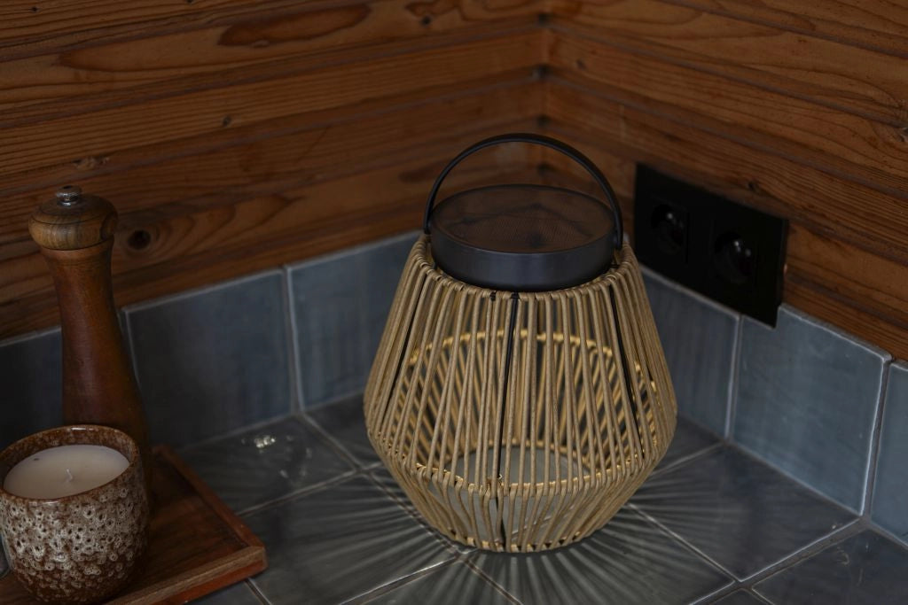 Lampada da tavolo solare LED 2,8W rattan Coppa Lutec