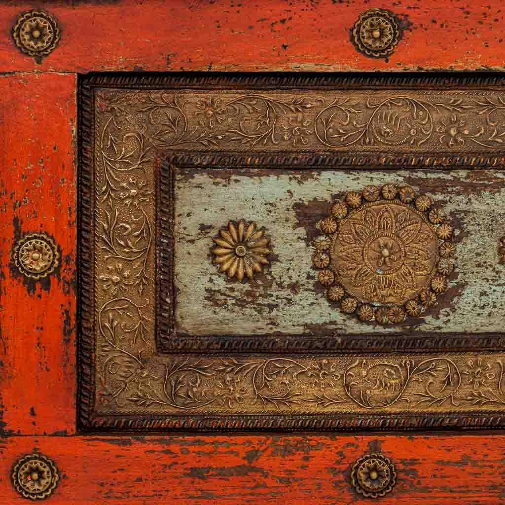 Tavolino artigianale in legno rosso 100x100x47h cm